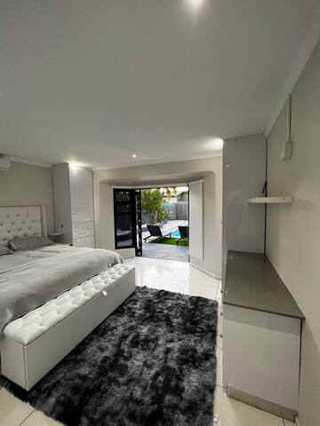 Top class 4 bedroom with pool gallery image 4