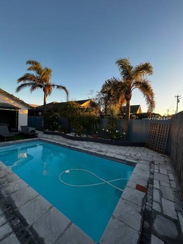 Top class 4 bedroom with pool gallery image 2