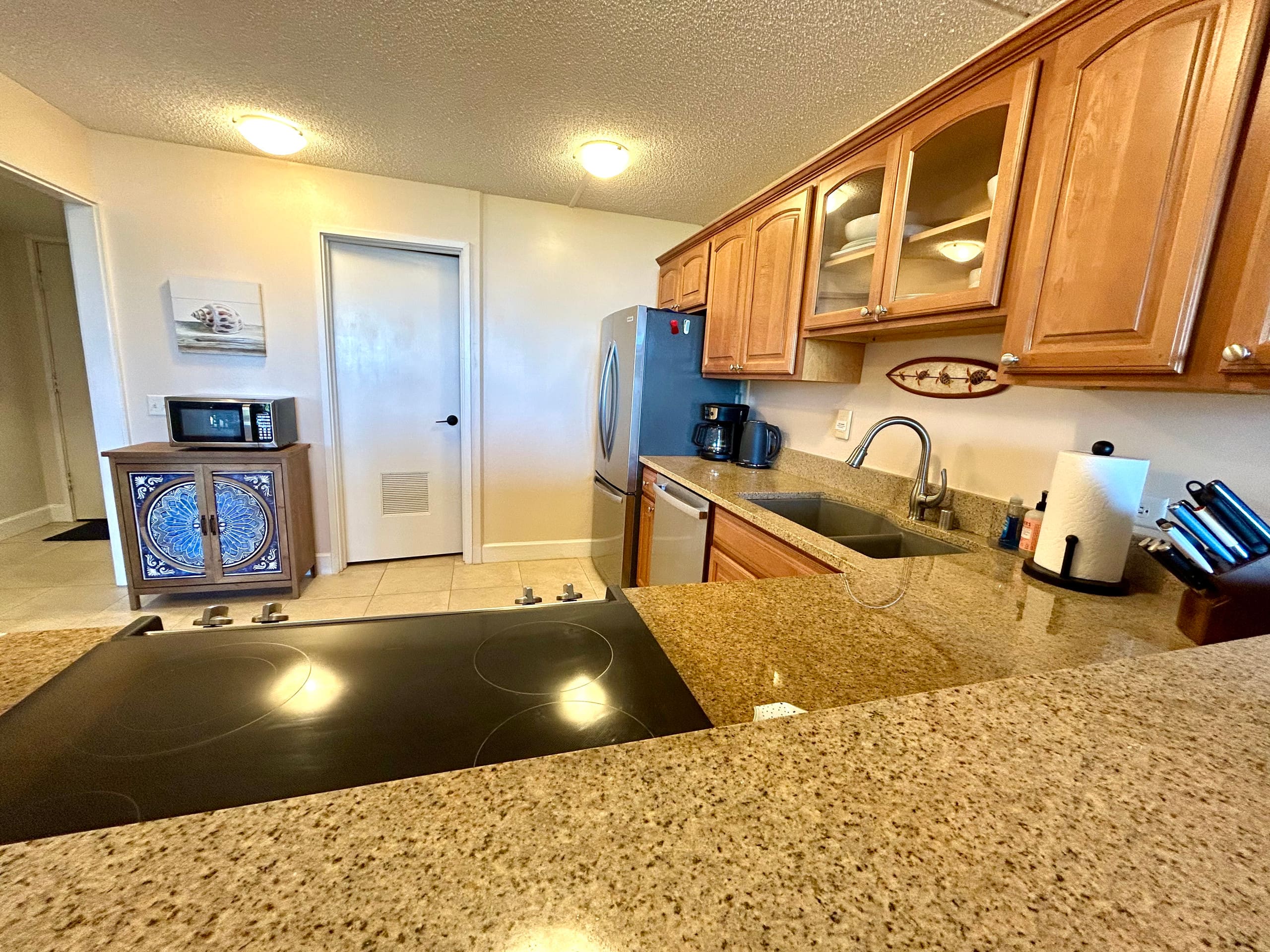 Condo in Kailua-Kona · ★4.94 · 1 bedroom · 2 beds · 2 private baths - Image 9