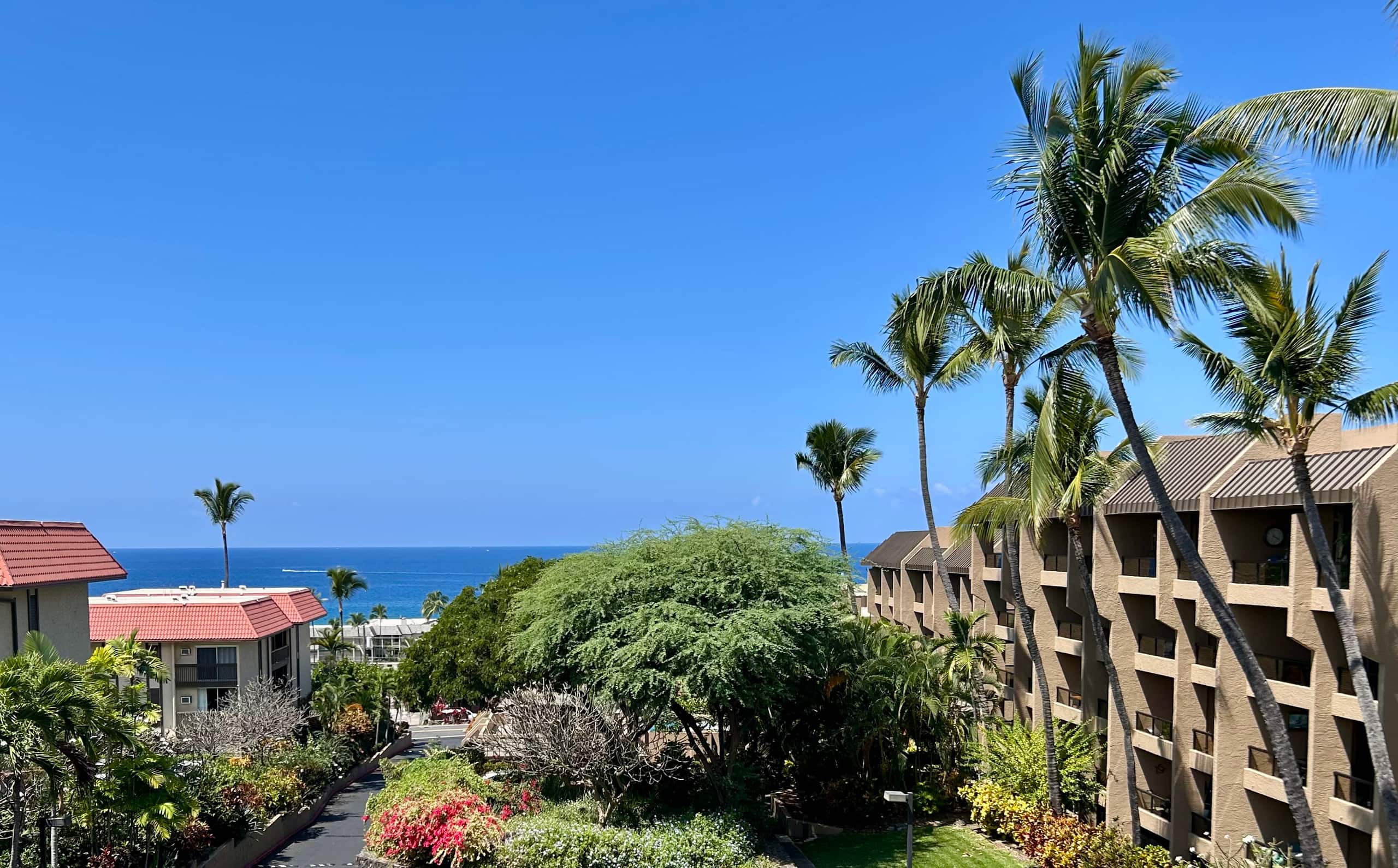 Condo in Kailua-Kona · ★4.94 · 1 bedroom · 2 beds · 2 private baths - Image 34