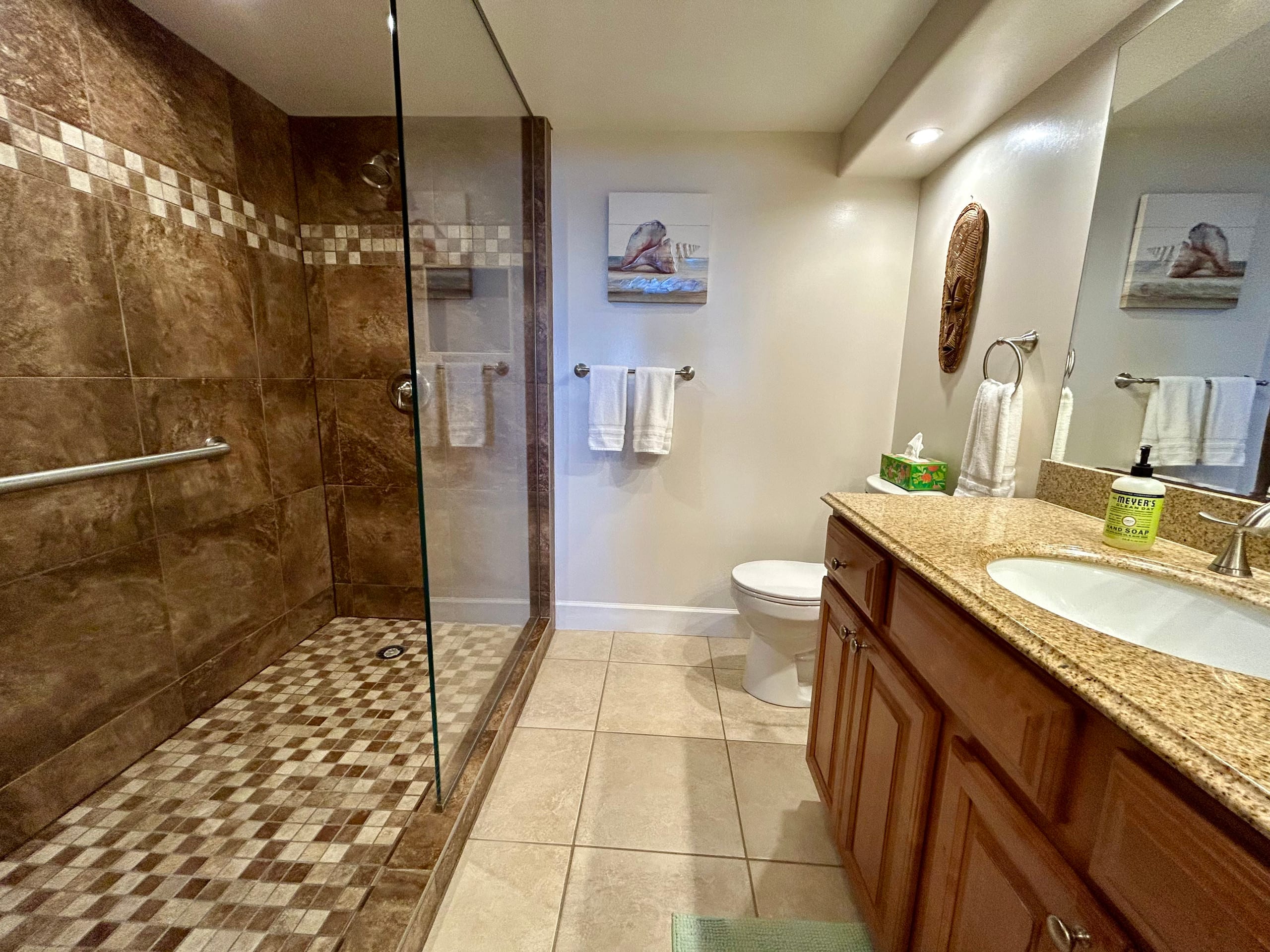 Condo in Kailua-Kona · ★4.94 · 1 bedroom · 2 beds · 2 private baths - Image 14