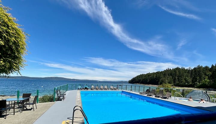 "Inn of The Sea"
A Waterfront Paradise Resort