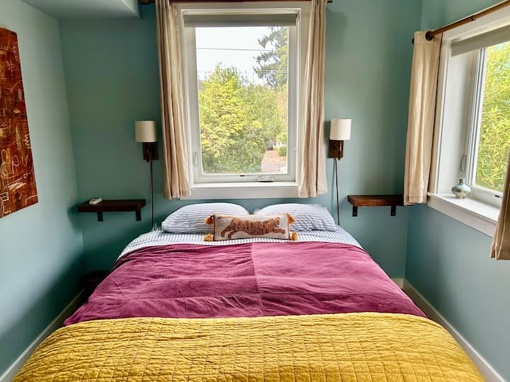 New Fall/Winter vibes with fresh sateen sheets and corduroy duvet cover from School House Electric! 