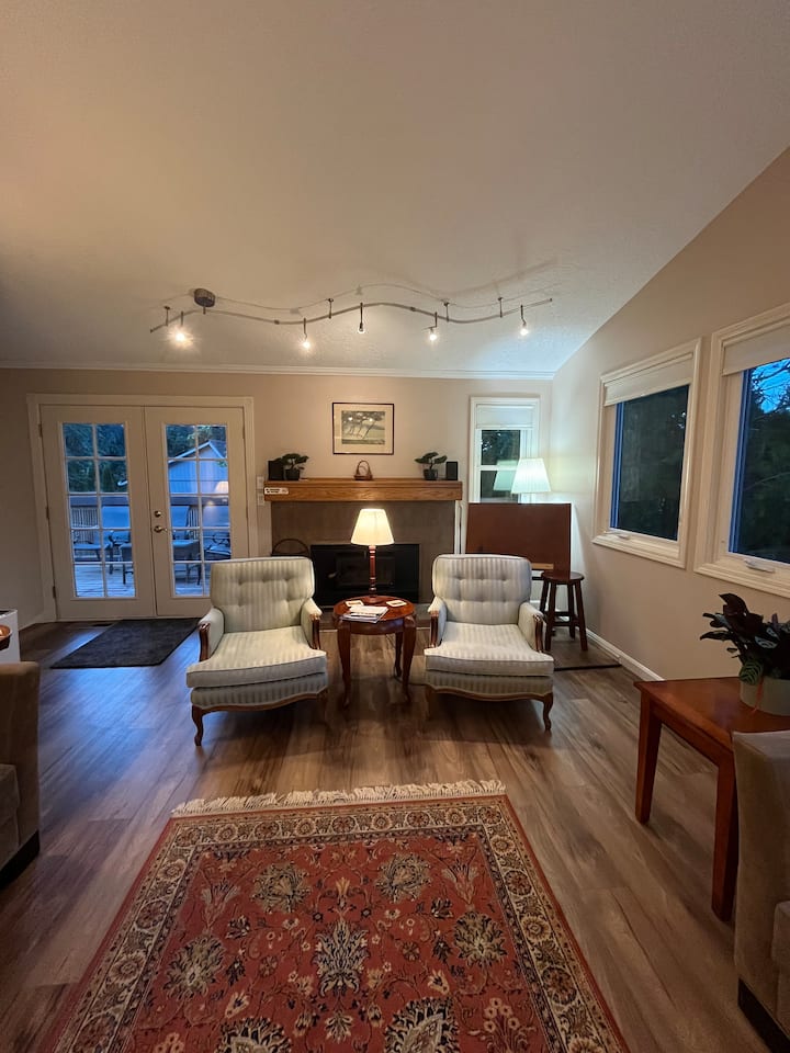 The Knight House: Primary Bedroom - Vancouver, WA