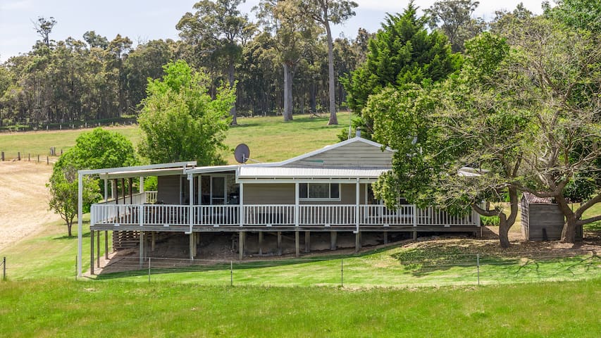 Hampshire Farmhouse Southern Forests WA