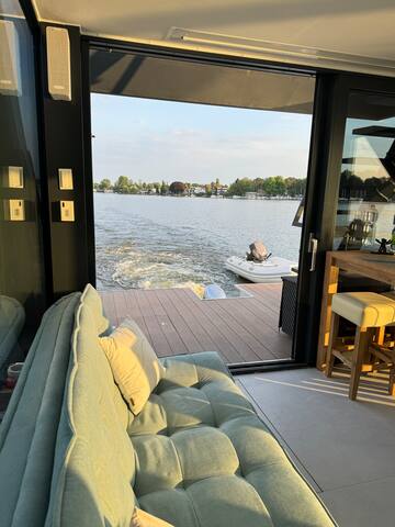 Wave-Lounge, exklusives Hausboot in Berlin gallery image 5