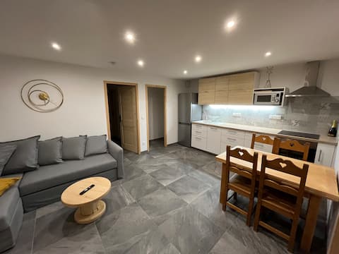 Top performing Airbnb: New 38 m 2 apartment with garden in Bozel
