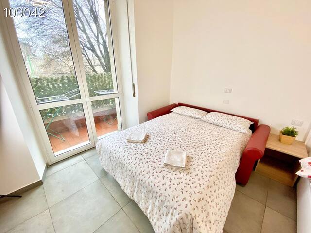 [10 Minuti dal Duomo]Metro+10 posti letto gallery image 3