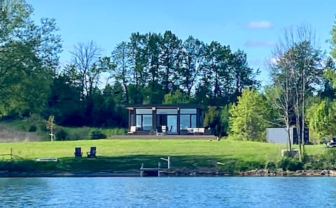 Lakehouse on the Reach