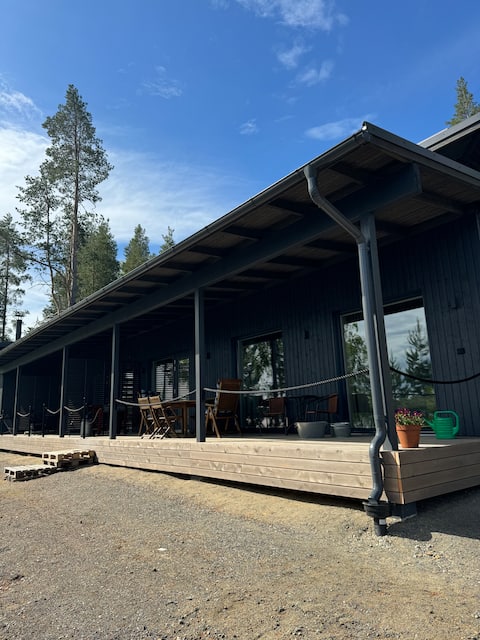 New gorgeous cottage on the beach of Höytiäinen