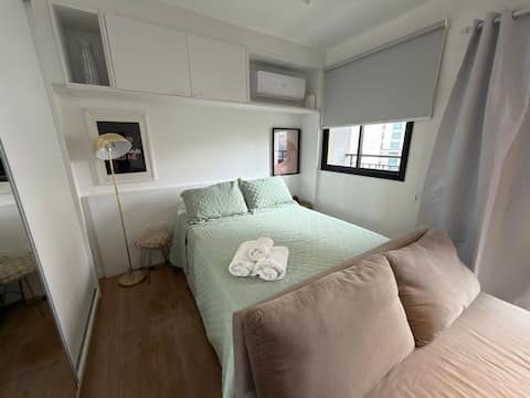 Top performing Airbnb: Apartment | Liberdade Neighborhood | Air Conditioning in Sé