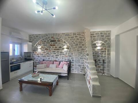 Successful Airbnb property: Yulie's Orama Halastari in Δήμος Ανατολικής Μάνης