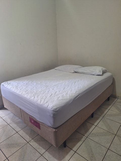 Guest room, Hotel Dias