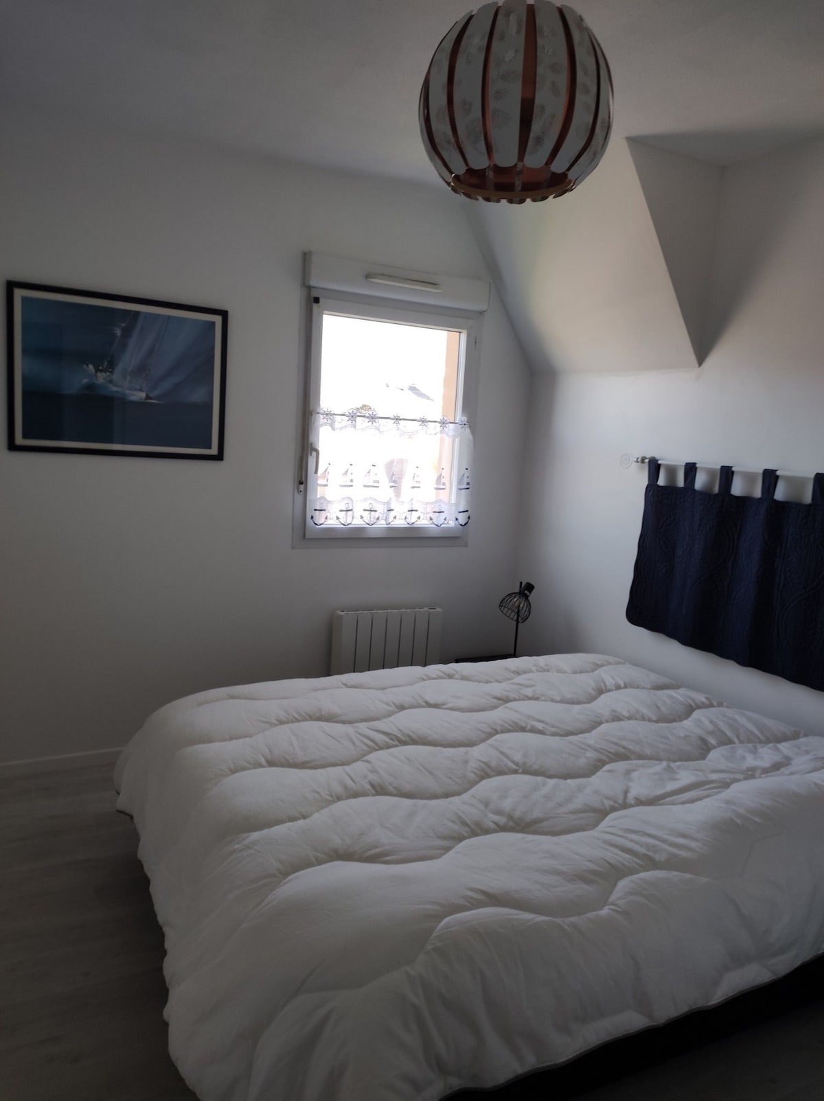 спалня с легло 160x200 плюс съблекалня