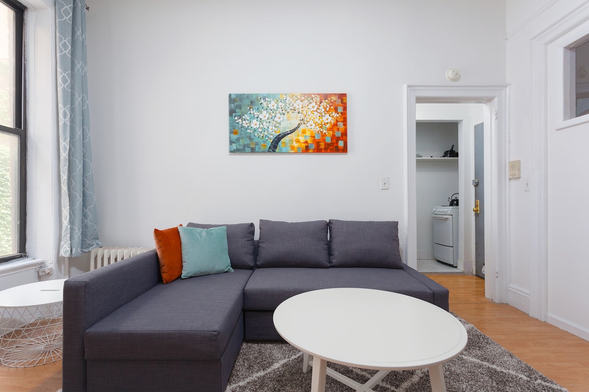 Successful Airbnb property: Stunning 1BR: Top Spot, 1-Min Walk to Train in Murray Hill Kips Bay