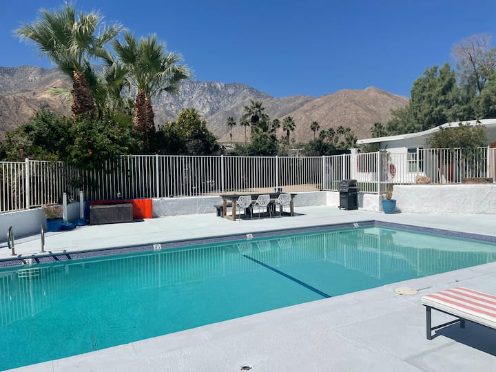 Midcentury Triplex Unit 1 - Stunning Mountain View - 棕櫚泉