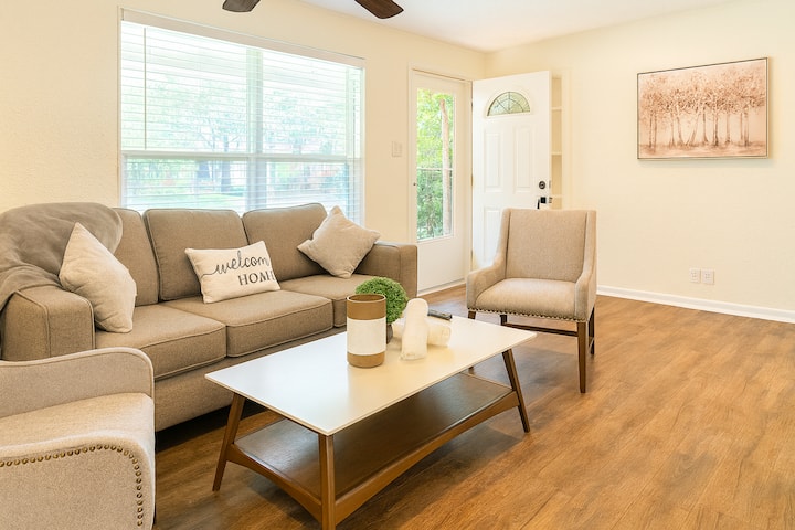 4br Retreat W/hot Tub Game Room&gated 4car Parking - Irving, TX