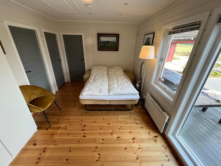 Кауч на спуштање кој може да се исклучи. Широк 140 см