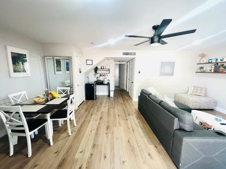 Cozy Private Suite: Bed, Bath, Spa, Pool, Sleeps 4 - ネバダ州