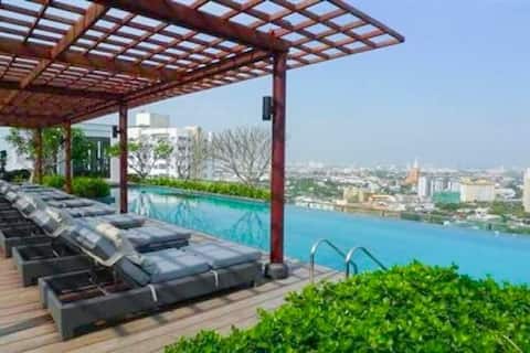 Walk 2 min to Bts Udomsuk Skytrain. Pool & Fitness
