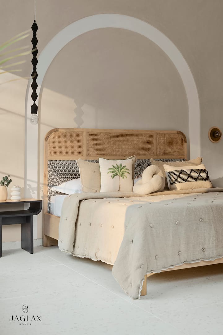 Bedroom 1 image 2