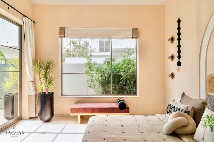 Bedroom 1 image 1