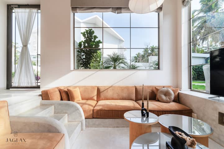 Living room image 4