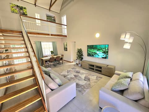 4 bedroom Luxury Renovated Unit