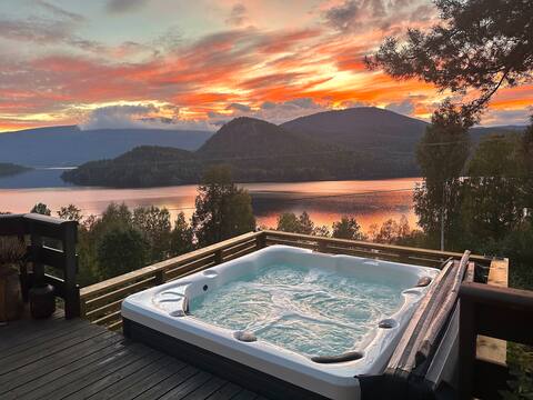 Cozy cabin, Idyllic view & jacuzzi, near Norefjell
