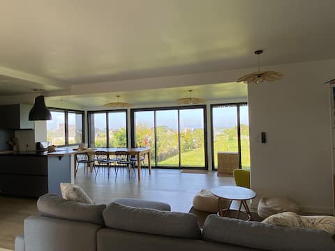 Top performing Airbnb: Sea house in Plouguerneau