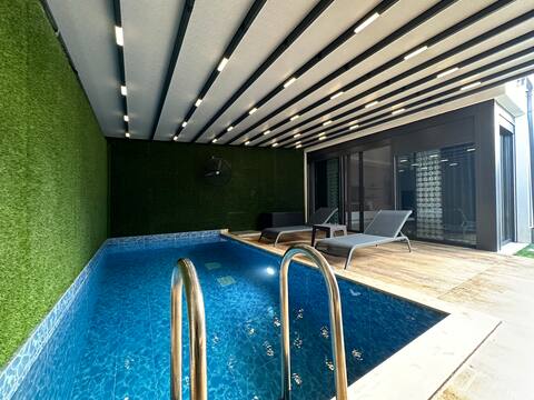 Amazing Villa with Private Pool and Sauna