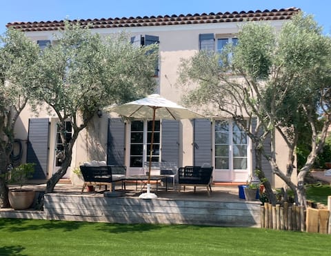 Sunny Provencal farmhouse
