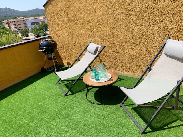 Entire home with 1 bedrooms in Costa brava - Apartamento entero con piscina