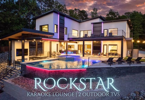Luxe Escape, Sleeps 24, Heated Pool, Putting Green