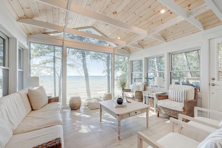 Sandy Beach Cottage Lake Getaway