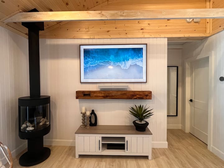 Sandy Beach Cottage Lake Getaway - Bayfield