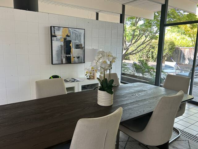 4b2b Single1 story home Palo Alto near Stanford gallery image 4