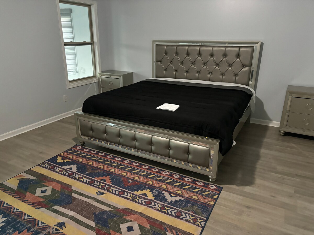 Where Luxury Meets Comfort!"