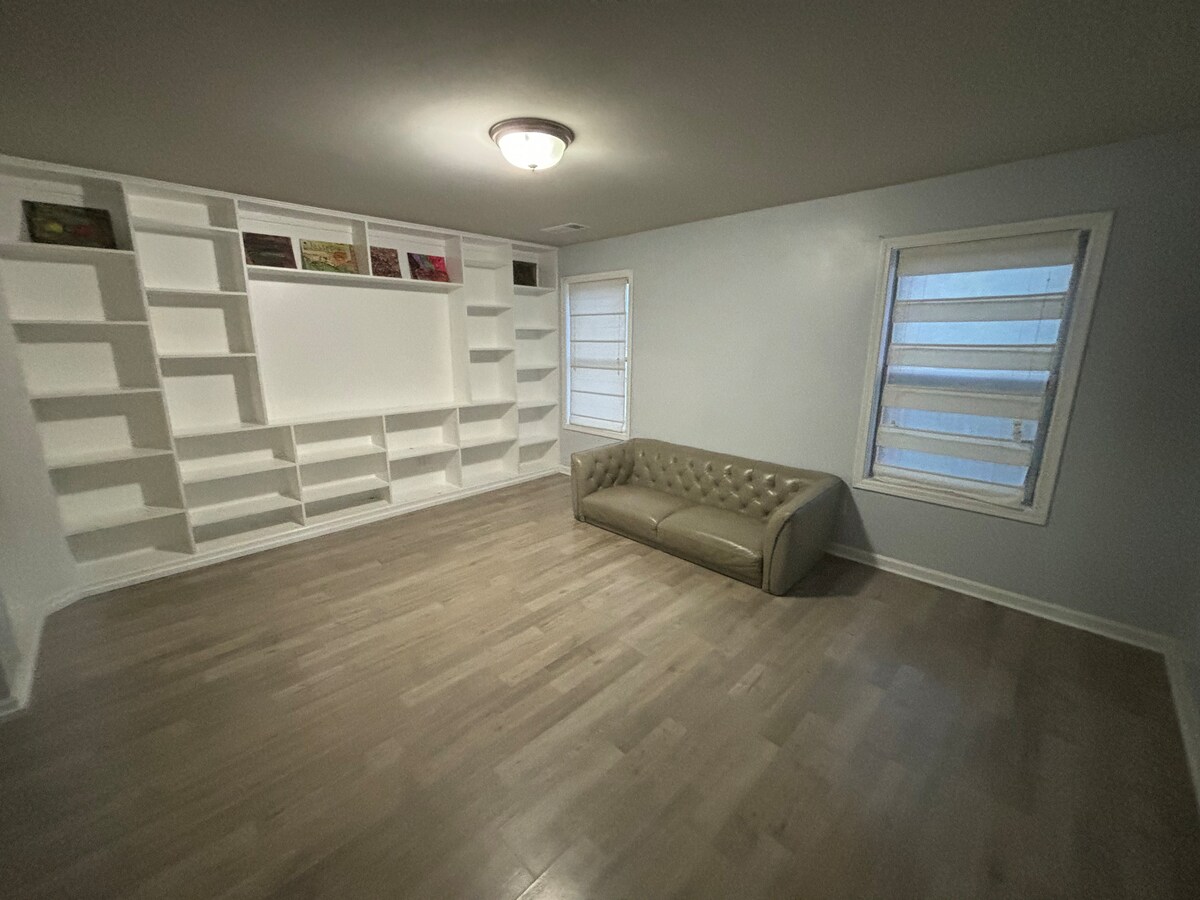 Where Luxury Meets Comfort!"