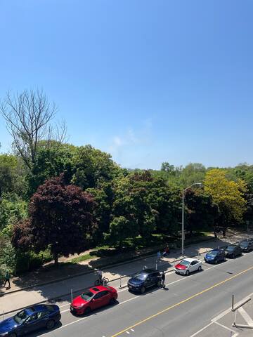 3 Bed Home w/Park Views/on Bloor st. Above subway. gallery image 2