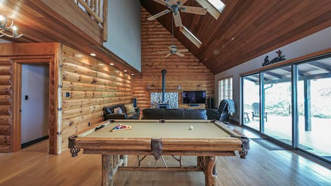 Luxury Log Cabin on the River!