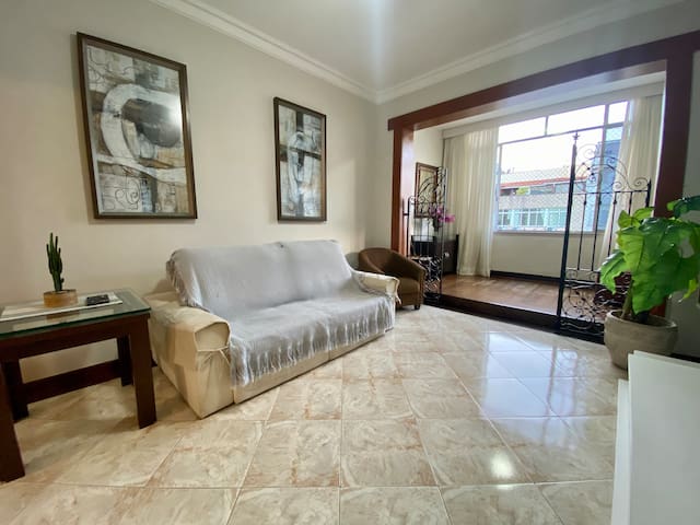 Excelente apartamento, posto 9.