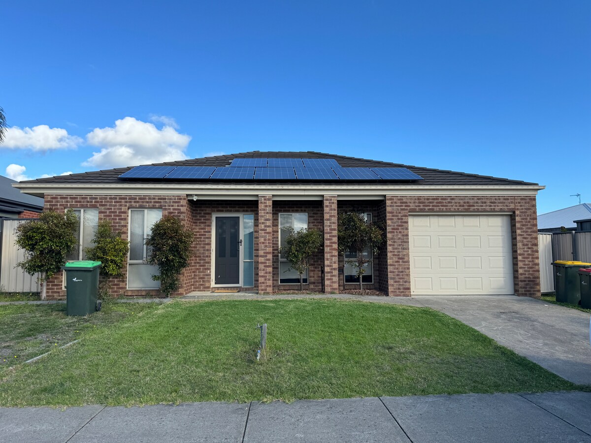 Holiday Home in Traralgon Apartments for Rent in Traralgon, Victoria