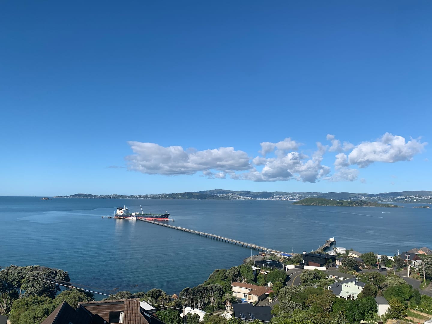 Amazing Harbour Views
Petes Bach 2