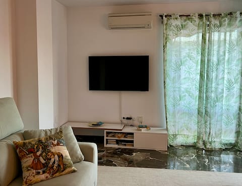 Top performing Airbnb: Holiday flat in Huelin in Jardín De La Abadía