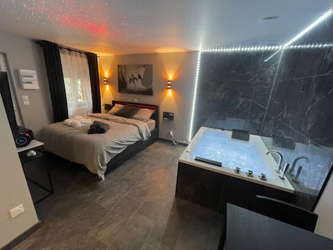 Airbnb performant: Dream in the City: Jacuzzi, Terrace, Douai Center à Douai