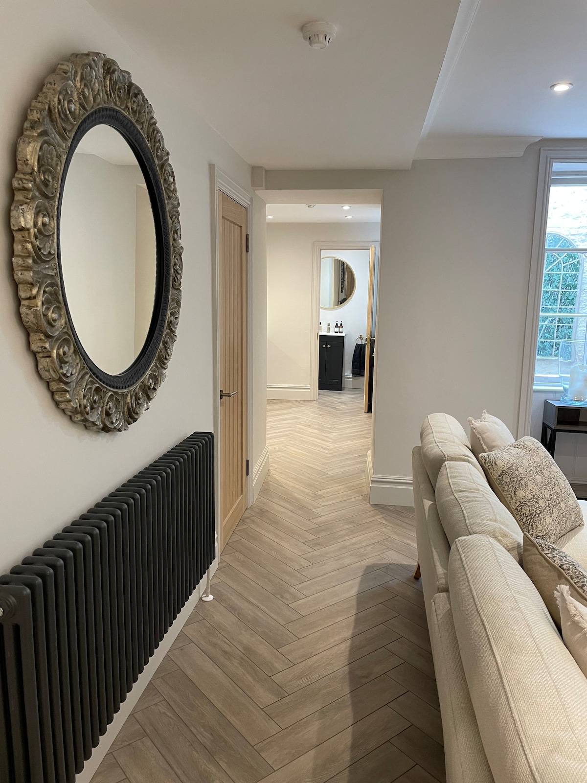 Popular Airbnb listing: Luxury seafront apartment in Kemptown Village in The City Of Brighton And Hove