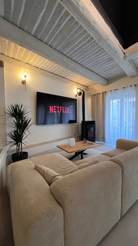 LE 1719 – Exceptional Gîte in the Heart of Valréas