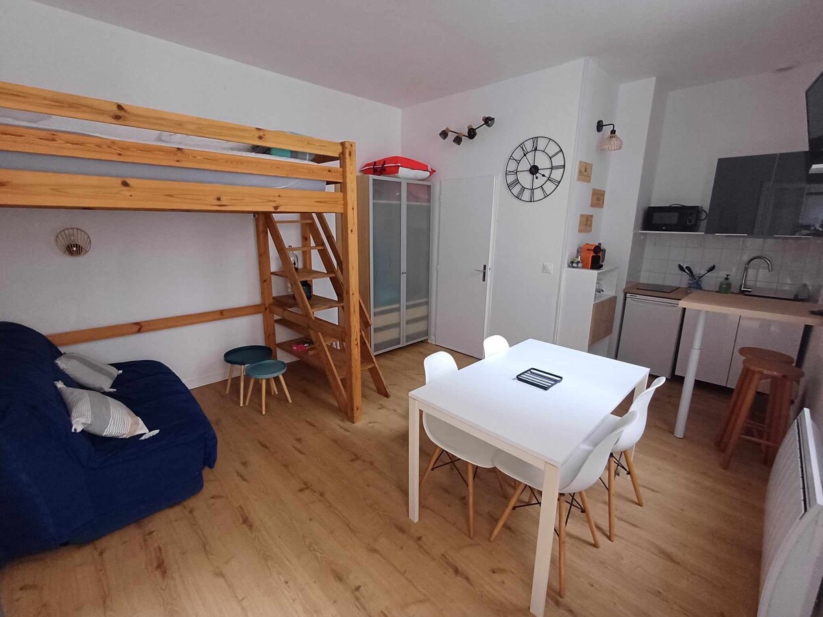Top Airbnb: L'Admy 24 studio, super center, old port, quiet à La Rochelle