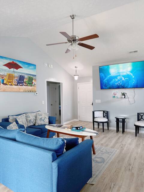 Coastal Oasis: Games, Pool, BBQ & beach